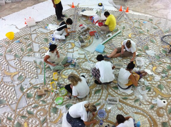 Travail de mosaïque à la mosquée d'Oman